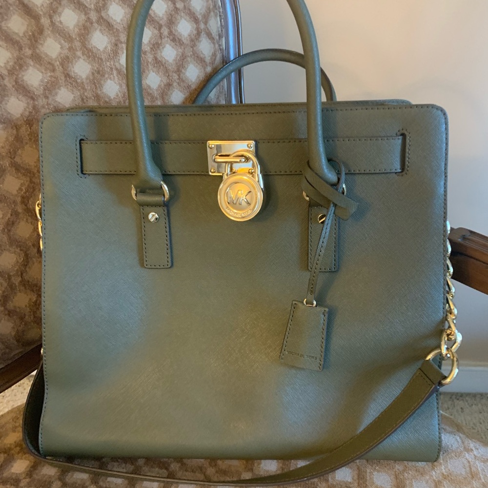 Beautiful Michael Kors handbag